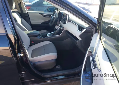 2019 Toyota Rav4 Xle z USA, uszkodzony, nr VIN 2T3W1RFV6KC001524
